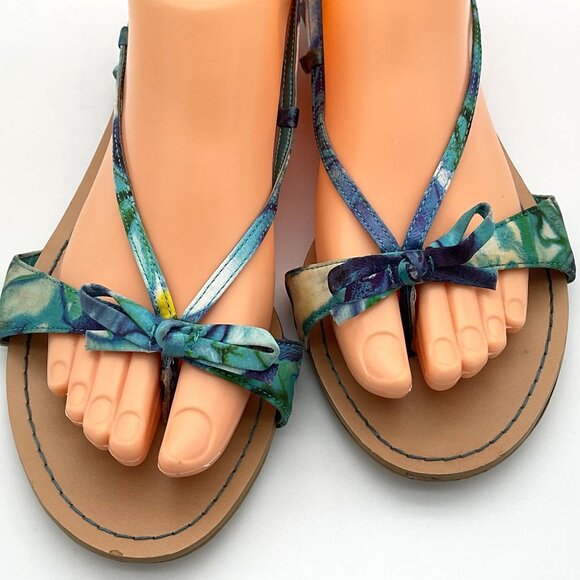 BCBGeneration Multi Colored Watercolor Strappy Flat Buckle Bow Sandals 7.5B - Picture 1 of 4